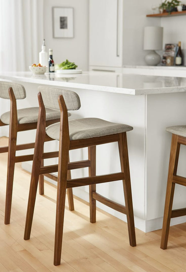 HIGH CHAIR